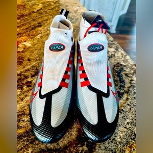 Mens size 11 Nike Vapor Edge Pro 360 Football Cleats